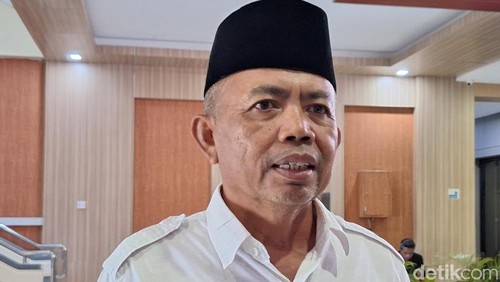 Kepala Seksi (Kasi) Penyelenggaraan Haji dan Umrah (PHU) Kemenag Kota Mataram Kasmi, Selasa (7/1/2025). (Nathea Citra/detikBali)