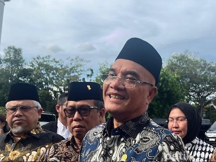 Ketua Komisi VIII DPR Marwan Dasopang di Kompleks Istana Kepresidenan, Jakarta (Eva/detikcom).