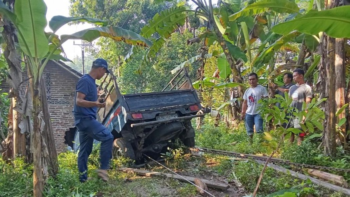 Kondisi mobil pikap yang mengalami kecelakaan di Kalibawang, Kulon Progo, Selasa (7/1/2025).