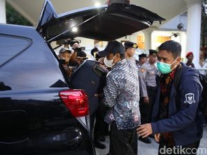 Video: Tim Hukum PDIP Sebut Flashdisk yang Disita KPK Bukan Milik Hasto