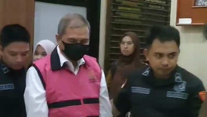 Mantan Kadis Pertanian dan Peternakan Bantaeng Syamsul Alam ditetapkan tersangka korupsi proyek irigasi.