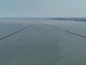 Mau Dibuat Apa Pagar Misterius yang Membentang 30,16 Km di Laut Tangerang?