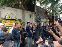 Paula Verhoeven Melayat ke Rumah Duka Ayah Baim Wong