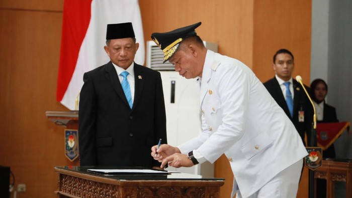 Pelantikan Pj Gubernur Sulsel Fadjry Djufry.