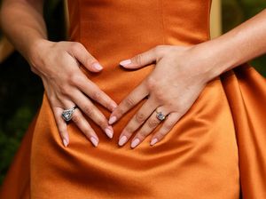 Video: Melihat Lebih Dekat Desain Tak Biasa di Cincin Tunangan Zendaya