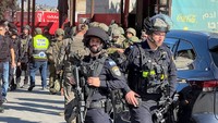Kelompok militan Palestina, Hamas, yang memerangi pasukan Israel di Gaza, memuji serangan penembakan di Tepi Barat. Hamas mengatakan serangan itu bukti perlawanan di Tepi Barat belum selesai. 