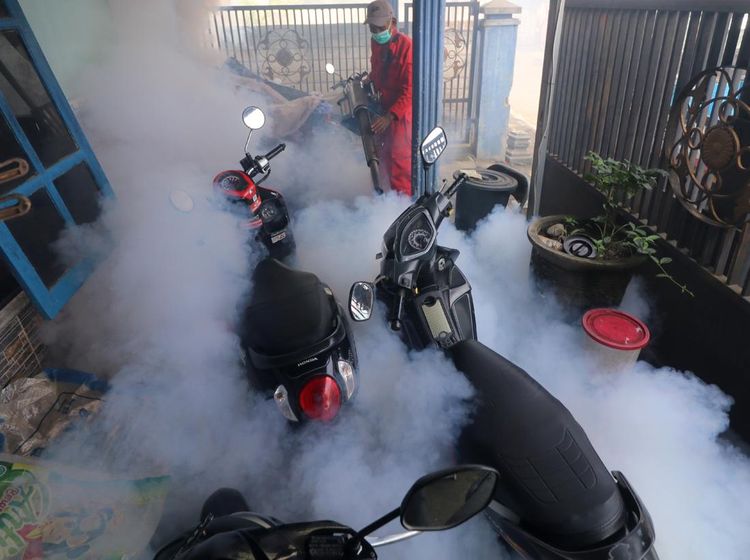 Fogging untuk Cegah Wabah Chikungunya di Kota Kediri