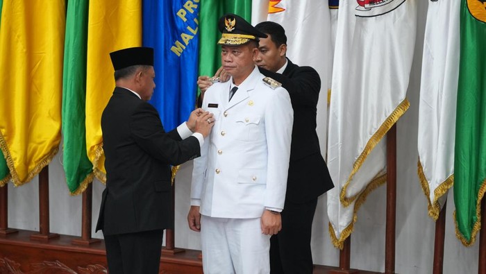 Pj Gubernur Sulsel Fadjry Djufry dilantik Mendagri Tito Karnavian.