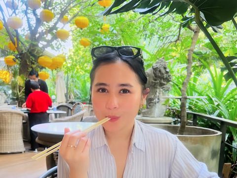 Prilly Latuconsina dan Omara Esteghlal