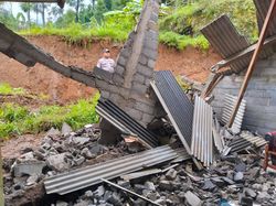 Rumah Warga Lereng Merbabu Boyolali Rusak Parah Tertimpa Longsor