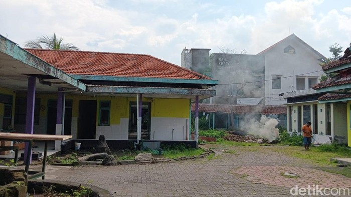 Sejumlah ruangan rawat inap VIP di bangunan lama RSUD Kertosono yang sempat dijadikan tempat karaoke.