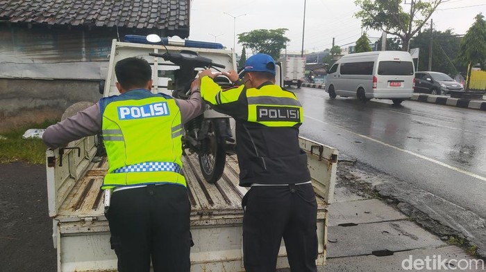 Sepeda motor Honda Supra H 6551 JP untuk diamankan menuju Unit Gakkum Satlantas Polresta Magelang, Selasa (7/1/2025).