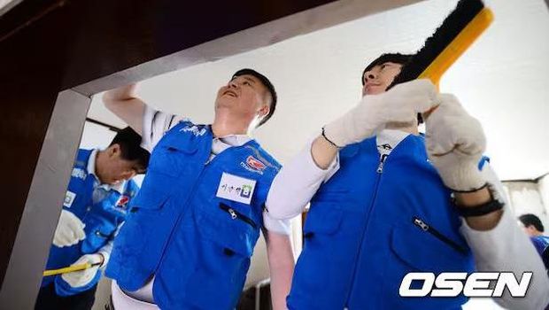 Shin Tae-yong ikut bantu renovasi rumah
