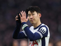 Mereka siap menawarkan Son Heung-min dengan gaji besar, di angka 500 ribu Euro per pekan (Rp 9,3 miliar). Angka itu naik dari gajinya di Tottenham sebesar Rp 4 miliar per pekan (REUTERS/David Klein)