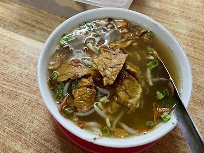 Soto Boyolali yang berkaldu gurih hangat