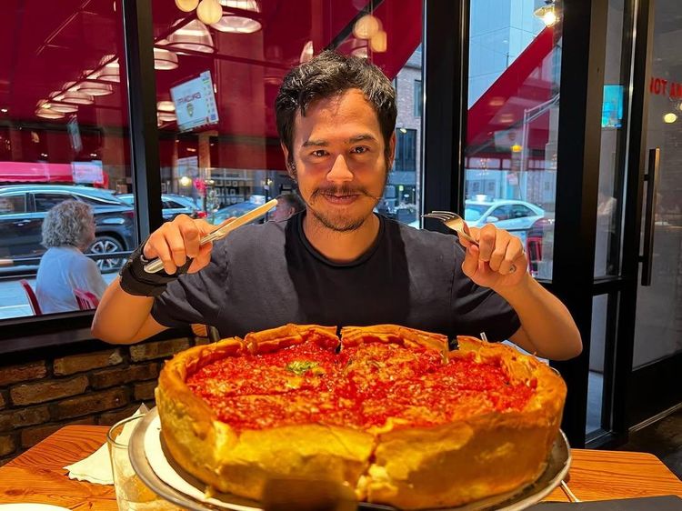 Surya Sahetapy, Putra Dewi Yull yang Hobi Kulineran