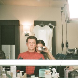 Syuting Lagi Bareng Tom Holland di Spider-Man, Zendaya: Kayak Mimpi