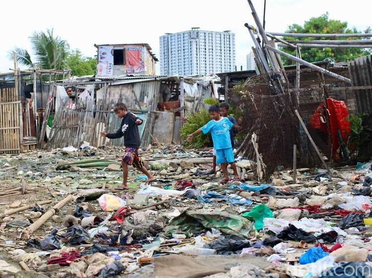Tren Penurunan Tingkat Kemiskinan RI