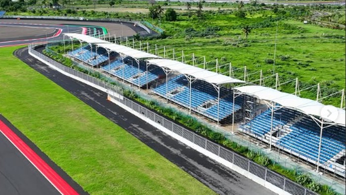 Tribun grandstand Sirkuit Mandalika.