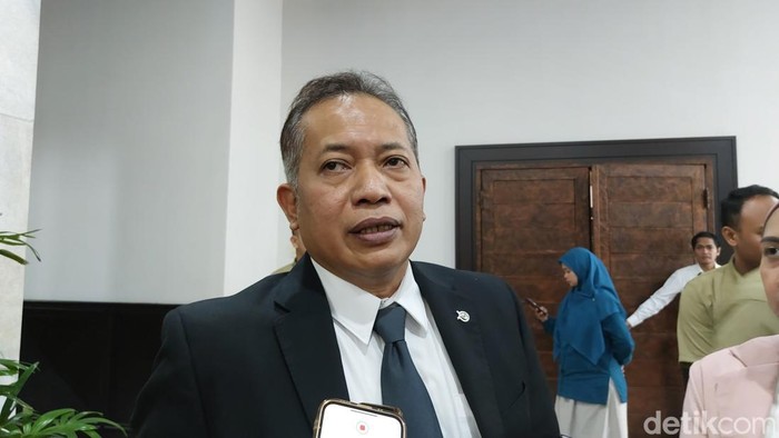 Wakil Menteri Koperasi Ferry Juliantono