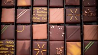 Kalau soal konsumsi cokelat, Swiss jagonya! Setiap orang di sana diperkirakan makan 8,8 kg cokelat setiap tahunnya. Foto: MSN/Stars Insider