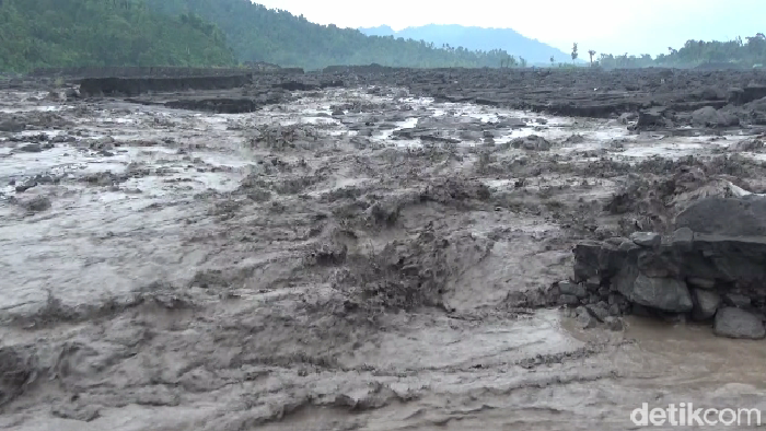 Banjir lahar Semeru Desa Jugosari, Kecamatan Candipuro, Lumajang