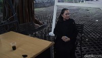 Dalam kasus ini, Agustiani disebut sebagai orang kepercayaan Wahyu Setiawan, yang merupakan komisioner KPU saat suap terjadi. Agustiani telah dihukum 4 tahun penjara dan denda Rp 150 juta pada 2020. Kini dia telah bebas.