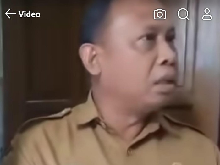 Camat Asemrowo Surabaya saat digeruduk sekelompok orang