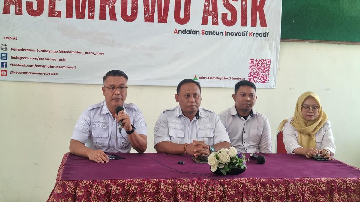 Klarifikasi Camat Asemrowo Usai Diviralkan Sembunyikan Wanita di Kantor
