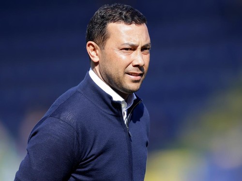 SITTARD, NETHERLANDS - MARCH 13: Coach Denny Landzaat of Willem II  during the Dutch Eredivisie  match between Fortuna Sittard v Willem II at the Fortuna Sittard Stadium on March 13, 2022 in Sittard Netherlands (Photo by Angelo Blankespoor/Soccrates/Getty Images)