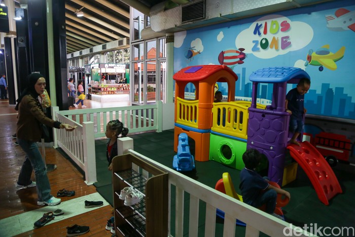 Game Station Bandara Soetta Terminal 1 Game Station Bandara Soetta Terminal 1