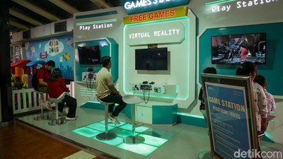 Foto: Main di Game Station Bandara Soetta, Cara Seru Menunggu Penerbangan