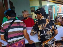 Jenazah PMI Buleleng yang Tewas Dibunuh di Malaysia Tiba di Rumah Duka