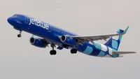 Pesawat Jetblue Turun Mendadak di Tengah Penerbangan, 15 Penumpang Terluka Pesawat Jetblue Turun Mendadak di Tengah Penerbangan, 15 Penumpang Terluka