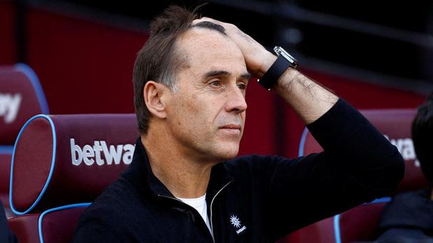 FILE PHOTO: Soccer Football - Premier League - West Ham United v Ipswich Town - London Stadium, London, Britain - October 5, 2024 West Ham United manager Julen Lopetegui before the match Action Images via Reuters/John Sibley/File Photo EDITORIAL USE ONLY. NO USE WITH UNAUTHORIZED AUDIO, VIDEO, DATA, FIXTURE LISTS, CLUB/LEAGUE LOGOS OR 'LIVE' SERVICES. ONLINE IN-MATCH USE LIMITED TO 120 IMAGES, NO VIDEO EMULATION. NO USE IN BETTING, GAMES OR SINGLE CLUB/LEAGUE/PLAYER PUBLICATIONS. PLEASE CONTACT YOUR ACCOUNT REPRESENTATIVE FOR FURTHER DETAILS..