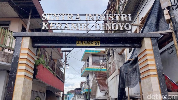 Kampung Keramik Dinoyo di Kota Malang Kampung Keramik Dinoyo di Kota Malang