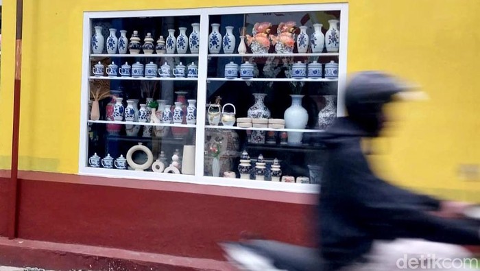 Kampung Keramik Dinoyo di Kota Malang
