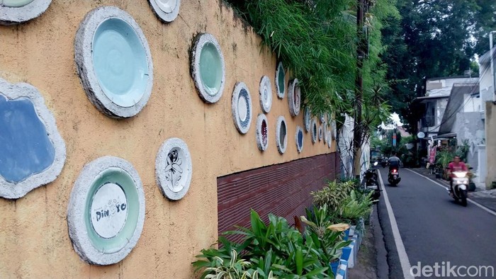 Kampung Keramik Dinoyo di Kota Malang