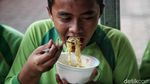 Potret Kantin Sekolah Tetap Ramai Meski Ada Makanan Bergizi Gratis