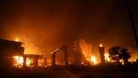 Kebakaran Eaton adalah kebakaran kedua yang melanda California setelah kebakaran hutan pertama yang berkembang pesat melanda wilayah Pacific Palisades antara pemukiman pesisir Santa Monica dan Malibu pada hari Selasa, yang menurut para pejabat telah membakar sedikitnya 2.921 hektar (1.182 hektar) lahan.
