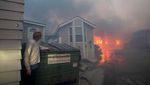 Kebakaran Hutan di Los Angeles Merembet ke Rumah Warga