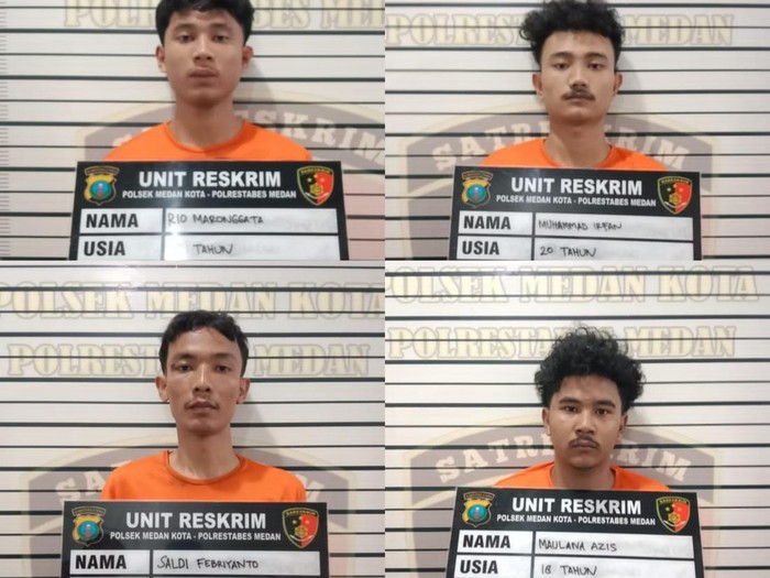 Keempat pelaku saat diamankan kantor polisi.