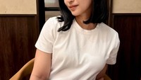 Salah satu hidangan favoritnya ialah steak. Bersama keluarga kecilnya ia menyempatkan waktu khusus untuk makan steak bersama. Foto: Instagram/keicinantya