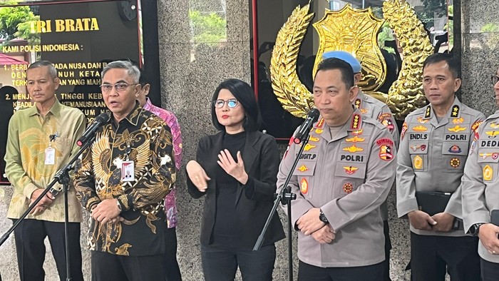 Ketua KPK Setyo Budiyanto saat bertemu Kapolri Jenderal Listyo Sigit Prabowo di Mabes Polri (Ondang/detikcom)