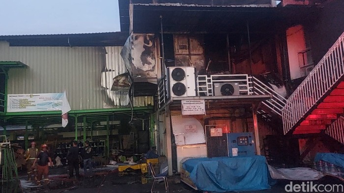 Kondisi gudang makanan beku di Jombang usai kebakaran