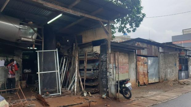 Kontrakan di Belakang Rumah Betawi Menteng Atas
