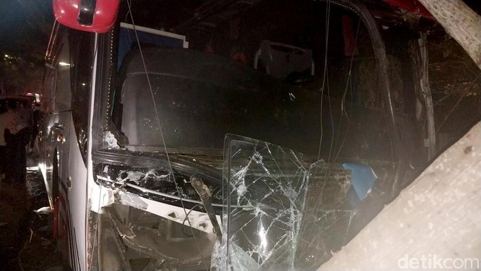 Laka Bus di Kota Batu