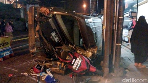 Laka Bus di Kota Batu