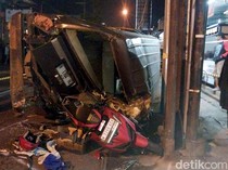 Laka Ngeri di Batu Jatim, Bus Tabrak Mobil-Motor Tewaskan 4 Orang
