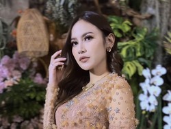 Video: Detail Kebaya Mahalini di Acara Tujuh Bulanan dan Maknanya